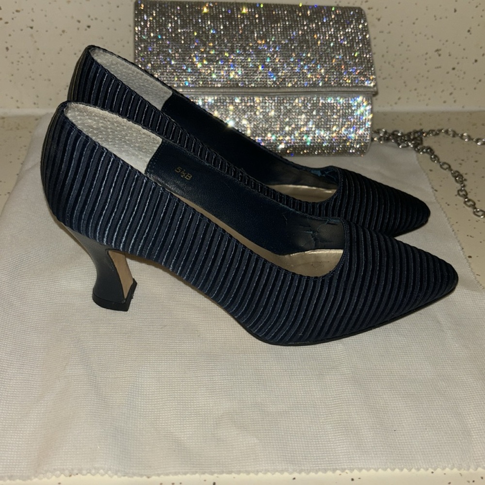 Precise Heels Size 5 - Picture 2 of 3